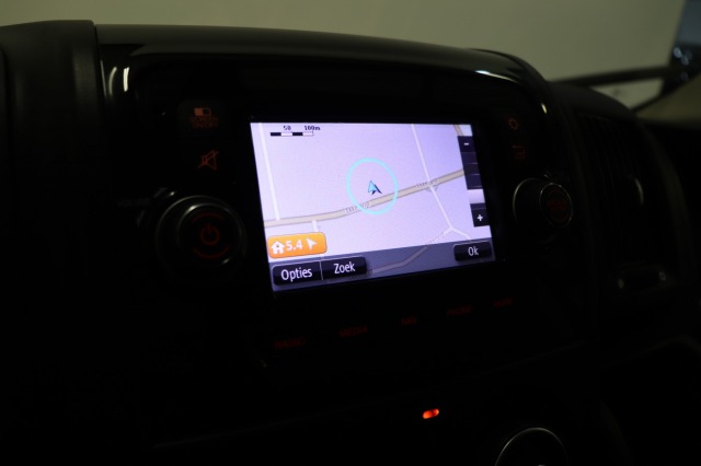 Peugeot Boxer 2.2 BlueHDi 120PK L2H2 2x Schuifdeur - Airco - Navi - Cruise - € 11.950,- Excl.