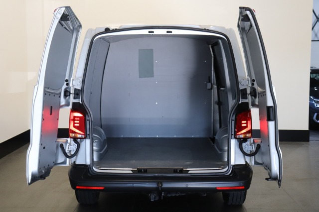 Volkswagen Transporter 2.0 TDI 150PK Automaat - EURO 6 - Airco - Cruise - Trekhaak - €15.900,- Excl. Volkswagen Transporter 2.0 TDI 150PK Automaat - EURO 6 - Airco - Cruise - Trekhaak - €15.900,- Excl.