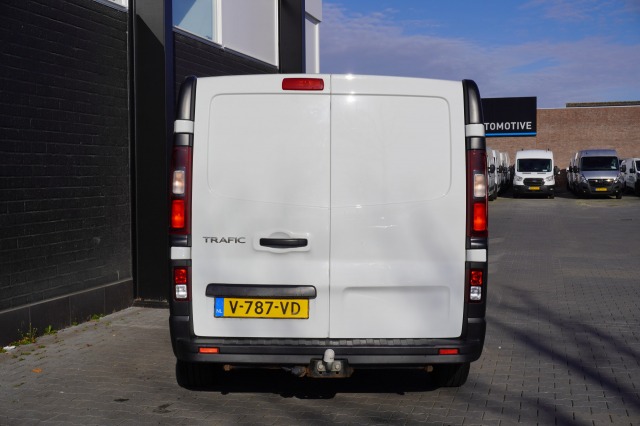 Renault Trafic 1.6 dCi L2 EURO 6 - Airco - Cruise - Trekhaak - € 9.950,- Excl. Renault Trafic 1.6 dCi L2 EURO 6 - Airco - Cruise - Trekhaak - € 9.950,- Excl.