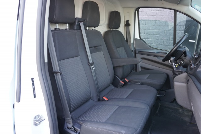 Ford Transit Custom 2.0 TDCI 130PK L2H2 - Airco - Cruise - Camera - €15.900,- Excl.