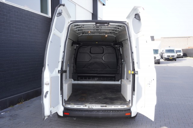 Ford Transit Custom 2.0 TDCI 130PK L2H2 - Airco - Cruise - Camera - €15.900,- Excl.