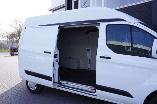 Ford Transit Custom 2.0 TDCI 130PK L2H2 - Airco - Cruise - Camera - €15.900,- Excl.
