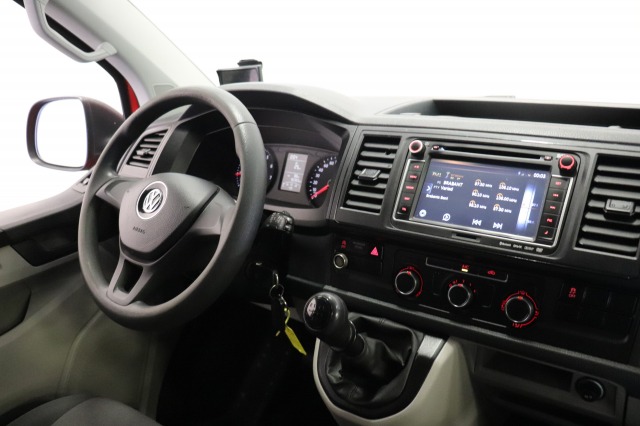 Volkswagen Transporter 2.0 TSI 150PK L2H2 Benzine 2x schuifdeur - Airco - Camera - Trekhaak - €19.900,- Excl.