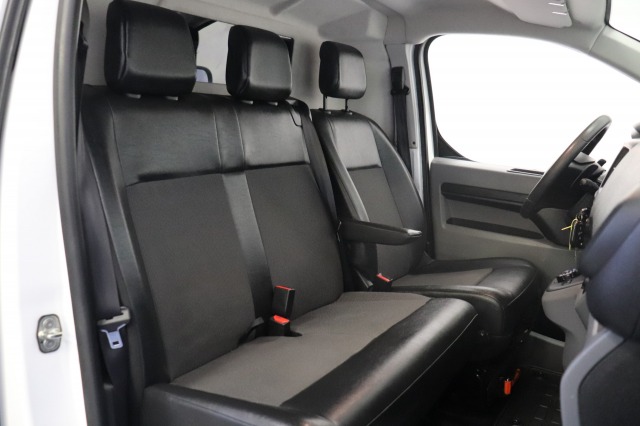Opel Vivaro 2.0 CDTI L3 Automaat EURO 6 - Airco - Cruise - Camera - € 17.950,- Excl. Opel Vivaro 2.0 CDTI L3 Automaat EURO 6 - Airco - Cruise - Camera - € 17.950,- Excl.