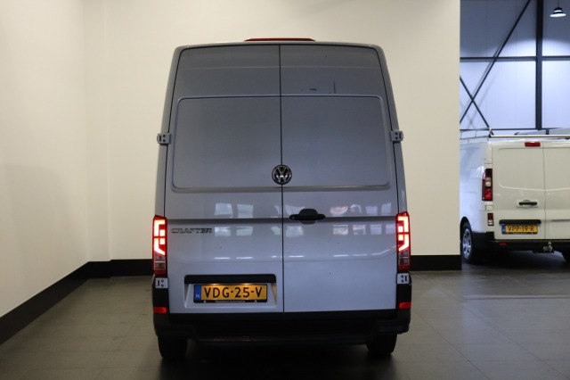 Volkswagen Crafter 2.0 TDI L3H3 EURO 6 - Airco - Cruise - PDC - € 15.900,- Excl. Volkswagen Crafter 2.0 TDI L3H3 EURO 6 - Airco - Cruise - PDC - € 15.900,- Excl.