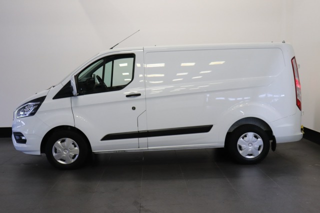 Ford Transit Custom 2.0 TDCI 130PK EURO 6 - Airco - Cruise - Camera - € 15.900,- Excl. Ford Transit Custom 2.0 TDCI 130PK EURO 6 - Airco - Cruise - Camera - € 15.900,- Excl.