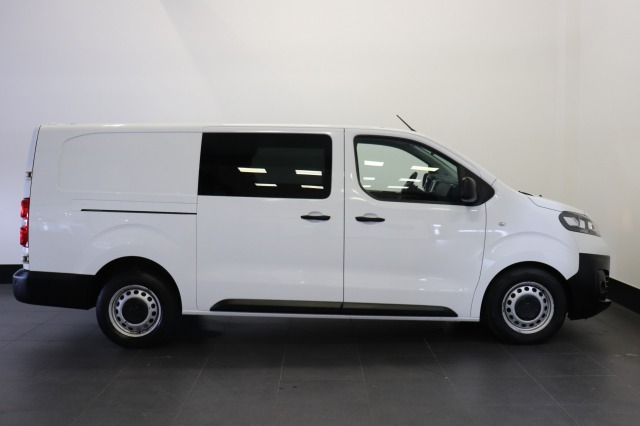 Opel Vivaro 2.0 CDTI L3 Automaat Dubbele Cabine EURO 6 - Airco - Cruise - Camera - € 18.950,- Excl. Opel Vivaro 2.0 CDTI L3 Automaat Dubbele Cabine EURO 6 - Airco - Cruise - Camera - € 18.950,- Excl.