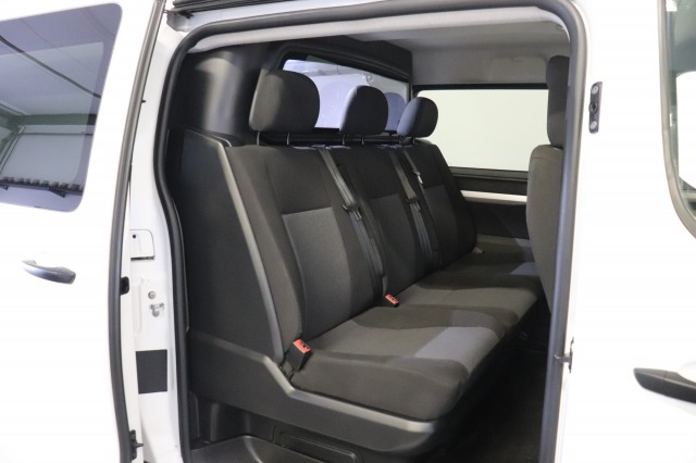 Opel Vivaro 2.0 CDTI L3 Automaat Dubbele Cabine EURO 6 - Airco - Cruise - Camera - € 18.950,- Excl. Opel Vivaro 2.0 CDTI L3 Automaat Dubbele Cabine EURO 6 - Airco - Cruise - Camera - € 18.950,- Excl.