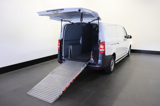 Mercedes-Benz Vito 110 CDI XL EURO 6 - Airco - Camera - Laadbrug - € 13.499,- Excl. Mercedes-Benz Vito 110 CDI XL EURO 6 - Airco - Camera - Laadbrug - € 13.499,- Excl.