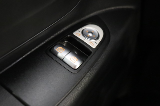 Mercedes-Benz Vito 110 CDI XL EURO 6 - Airco - Camera - Laadbrug - € 13.499,- Excl. Mercedes-Benz Vito 110 CDI XL EURO 6 - Airco - Camera - Laadbrug - € 13.499,- Excl.