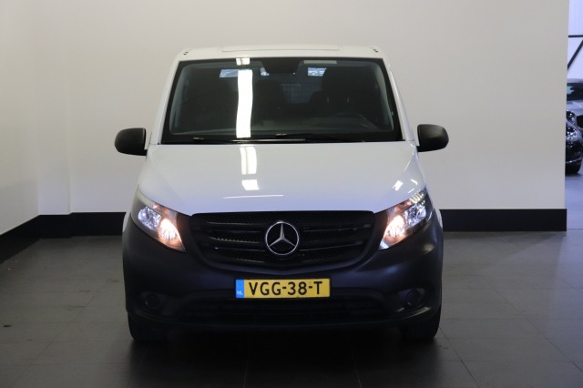 Mercedes-Benz Vito 110 CDI XL EURO 6 - Airco - Camera - Laadbrug - € 13.499,- Excl. Mercedes-Benz Vito 110 CDI XL EURO 6 - Airco - Camera - Laadbrug - € 13.499,- Excl.