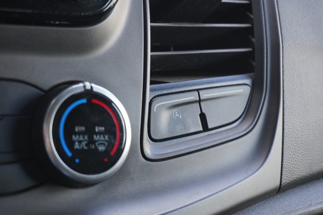 Ford Transit Custom 2.0 TDCI L2 EURO 6 - Airco - Cruise - Trekhaak - € 14.900,- Excl.