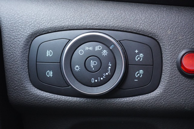 Ford Transit Custom 2.0 TDCI L2 EURO 6 - Airco - Cruise - Trekhaak - € 14.900,- Excl.