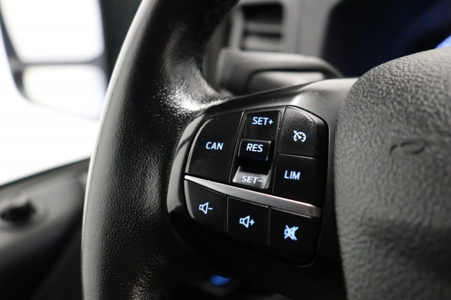 Ford Transit Custom 2.0 TDCI 130PK L2 Dubbele Cabine EURO 6 - Airco - Navi - Cruise - Trekhaak - € 18.950,- Excl.