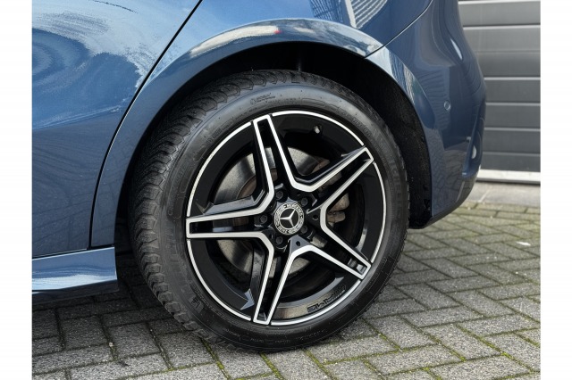 Mercedes-Benz A-Klasse 250 e Business Solution AMG Limited 94% SOH | Pano | Sfeer | Camera | Orig. NL | €20.900,- incl. BTW Mercedes-Benz A-Klasse 250 e Business Solution AMG Limited 94% SOH | Pano | Sfeer | Camera | Orig. NL | €20.900,- incl. BTW
