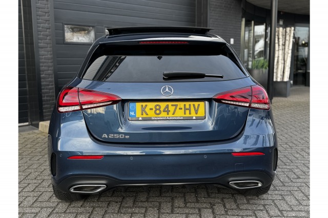 Mercedes-Benz A-Klasse 250 e Business Solution AMG Limited 94% SOH | Pano | Sfeer | Camera | Orig. NL | €20.900,- incl. BTW Mercedes-Benz A-Klasse 250 e Business Solution AMG Limited 94% SOH | Pano | Sfeer | Camera | Orig. NL | €20.900,- incl. BTW