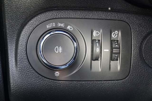 Opel Combo 1.5D 102PK EURO 6 - Airco - Navi - Cruise - € 10.900,- Excl.