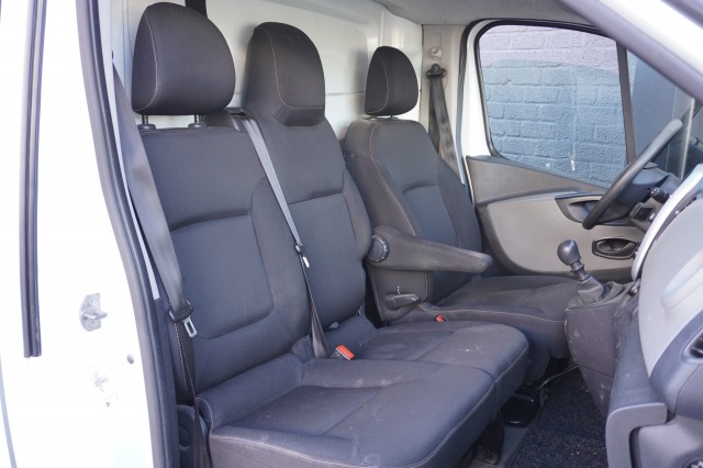 Renault Trafic 1.6 dCi 125PK EURO 6 - Airco - Navi - Cruise - € 8.499,- Excl.