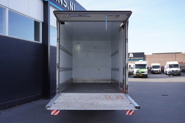 Ford Transit 2.0 TDCI L4 Bakwagen 130PK EURO 6 - Airco - Laadklep - Camera - € 17.950,- Excl.
