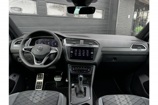 Volkswagen Tiguan 1.5 TSI R-Line Business+ | IQ | ACC | H&K Audio | Camera | €27.900,- incl. BTW Volkswagen Tiguan 1.5 TSI R-Line Business+ | IQ | ACC | H&K Audio | Camera | €27.900,- incl. BTW