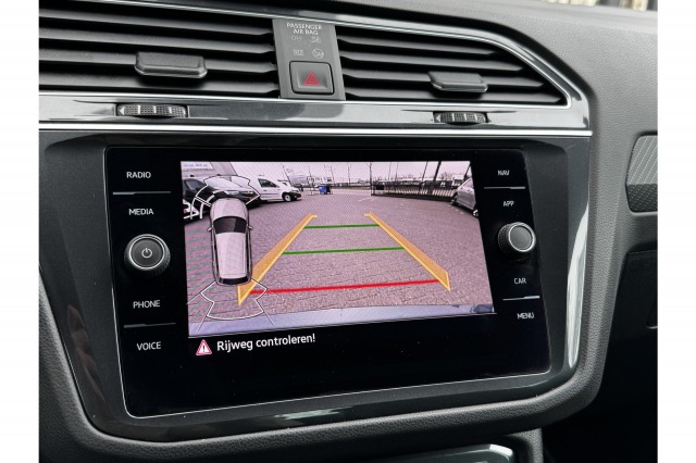 Volkswagen Tiguan 1.5 TSI R-Line Business+ | IQ | ACC | H&K Audio | Camera | €27.900,- incl. BTW Volkswagen Tiguan 1.5 TSI R-Line Business+ | IQ | ACC | H&K Audio | Camera | €27.900,- incl. BTW