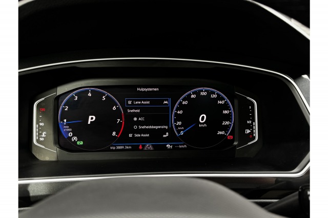 Volkswagen Tiguan 1.5 TSI R-Line Business+ | IQ | ACC | H&K Audio | Camera | €27.900,- incl. BTW Volkswagen Tiguan 1.5 TSI R-Line Business+ | IQ | ACC | H&K Audio | Camera | €27.900,- incl. BTW