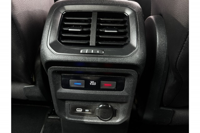 Volkswagen Tiguan 1.5 TSI R-Line Business+ | IQ | ACC | H&K Audio | Camera | €27.900,- incl. BTW Volkswagen Tiguan 1.5 TSI R-Line Business+ | IQ | ACC | H&K Audio | Camera | €27.900,- incl. BTW