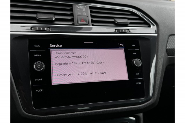 Volkswagen Tiguan 1.5 TSI R-Line Business+ | IQ | ACC | H&K Audio | Camera | €27.900,- incl. BTW Volkswagen Tiguan 1.5 TSI R-Line Business+ | IQ | ACC | H&K Audio | Camera | €27.900,- incl. BTW