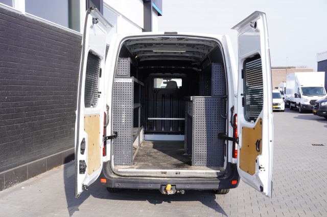 Renault Master 2.3 dCi 135PK L2H2 EURO 6 - Airco - Navi - Cruise - €16.950,- Excl.
