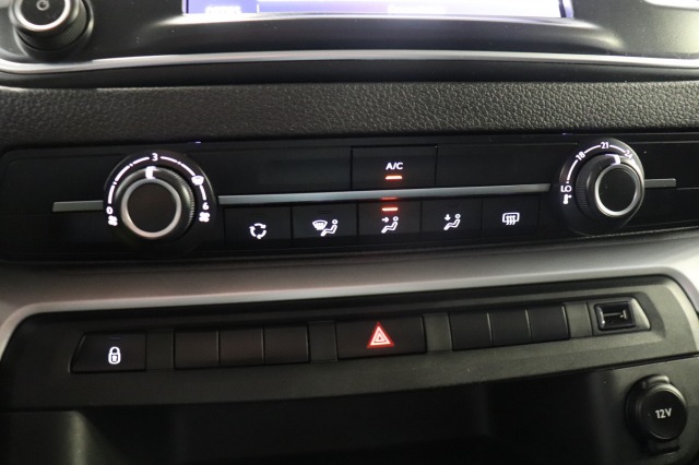 Opel Vivaro 2.0 CDTI 122PK L3 Dubbele Cabine EURO 6 - Airco - Cruise - Camera - € 16.900,- Excl. Opel Vivaro 2.0 CDTI 122PK L3 Dubbele Cabine EURO 6 - Airco - Cruise - Camera - € 16.900,- Excl.