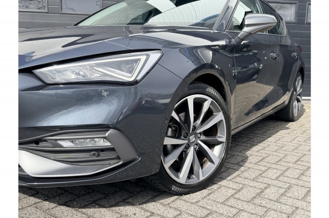 SEAT Leon 1.5 eTSI 150PK Automaat FR Launch Edition | Cruise | Camera | Winterpakket | Carplay | €19.900,- incl. BTW
