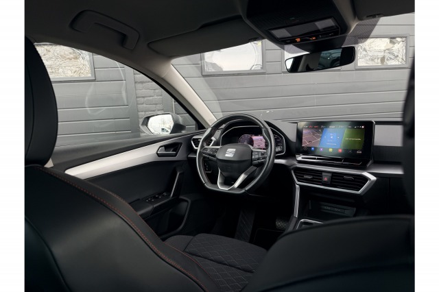 SEAT Leon 1.5 eTSI 150PK Automaat FR Launch Edition | Cruise | Camera | Winterpakket | Carplay | €19.900,- incl. BTW