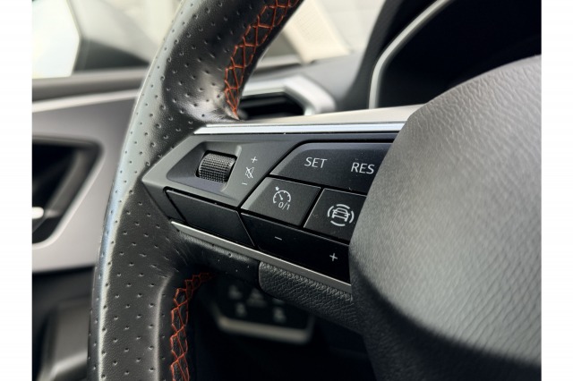 SEAT Leon 1.5 eTSI 150PK Automaat FR Launch Edition | Cruise | Camera | Winterpakket | Carplay | €19.900,- incl. BTW