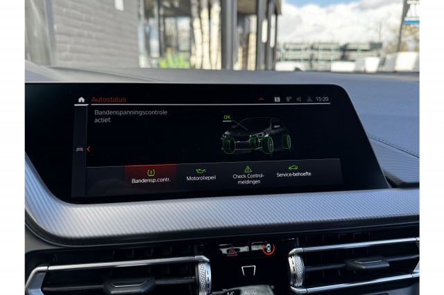 BMW 1-serie 118i Business Edition M-Sport Shadow Automaat | Navi | Cruise | Carplay | Sfeer | €19.900,- incl. BTW