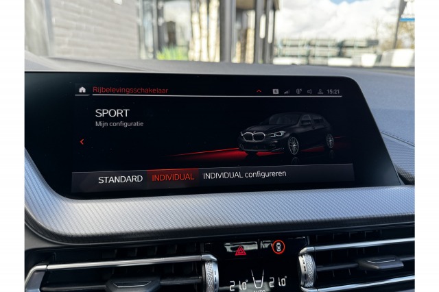 BMW 1-serie 118i Business Edition M-Sport Shadow Automaat | Navi | Cruise | Carplay | Sfeer | €19.900,- incl. BTW