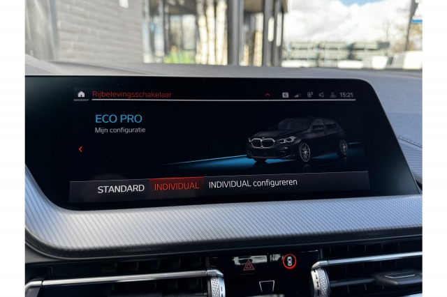 BMW 1-serie 118i Business Edition M-Sport Shadow Automaat | Navi | Cruise | Carplay | Sfeer | €19.900,- incl. BTW