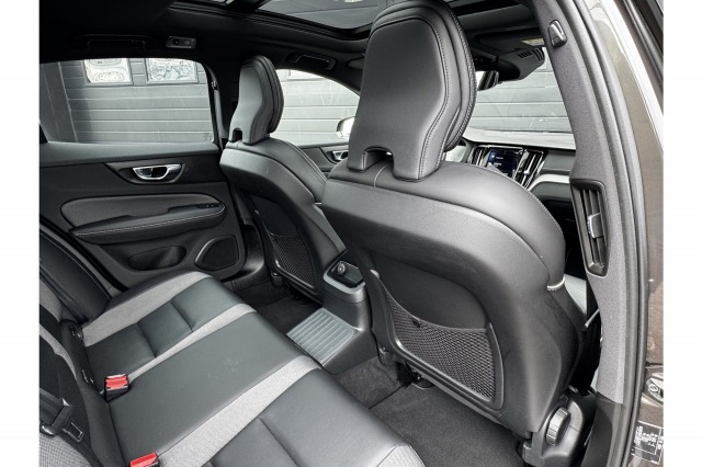Volvo S60 2.0 Recharge 340PK T6 AWD R-Design | Pano | Memory | H&K Audio | Trekhaak | €27.900,- Incl. BTW