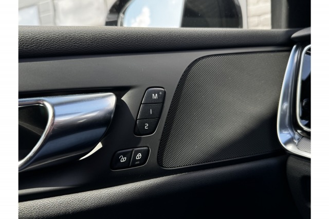 Volvo V60 2.0 T6 Recharge 340PK AWD R-Design | Camera | Memory | Stoel & Stuur verw. | €31.900,- incl. BTW