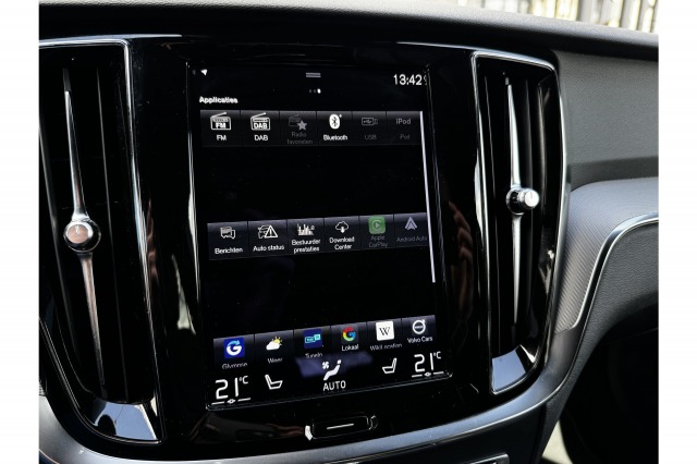 Volvo V60 2.0 T6 Recharge 340PK AWD R-Design | Camera | Memory | Stoel & Stuur verw. | €31.900,- incl. BTW