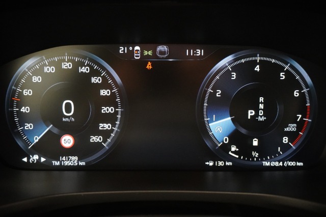 Volvo V60 2.0 B3 163PK Momentum R-Design 12MND garantie | Camera | Trekhaak | Stoel & Stuur verw. | €22.900,- incl. BTW Volvo V60 2.0 B3 163PK Momentum R-Design 12MND garantie | Camera | Trekhaak | Stoel & Stuur verw. | €22.900,- incl. BTW