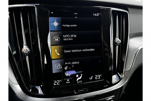 Volvo V60 2.0 B3 163PK Momentum R-Design | Camera | Trekhaak | Stoel & Stuur verw. | €22.900,- incl. BTW