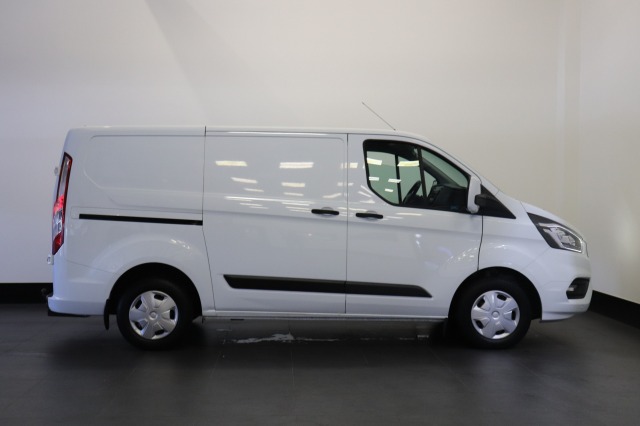 Ford Transit Custom 2.0 TDCI EURO 6 - Airco - Cruise - Trekhaak - € 12.900,- Excl.