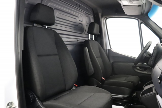 Mercedes-Benz Sprinter 315 CDI Automaat L2H2 EURO 6 - A/C climate - Cruise - Camera - € 20.950,- Excl. Mercedes-Benz Sprinter 315 CDI Automaat L2H2 EURO 6 - A/C climate - Cruise - Camera - € 20.950,- Excl.