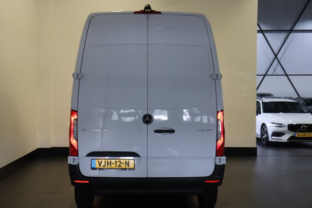 Mercedes-Benz Sprinter 315 CDI Automaat L2H2 EURO 6 - A/C climate - Cruise - Camera - € 20.950,- Excl. Mercedes-Benz Sprinter 315 CDI Automaat L2H2 EURO 6 - A/C climate - Cruise - Camera - € 20.950,- Excl.