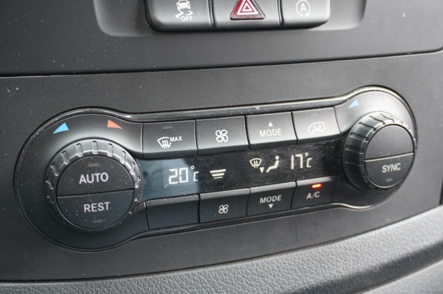 Mercedes-Benz Vito 114 CDI XL EURO 6 - A/C Climate - Cruise - Camera - € 13.950,- Excl.