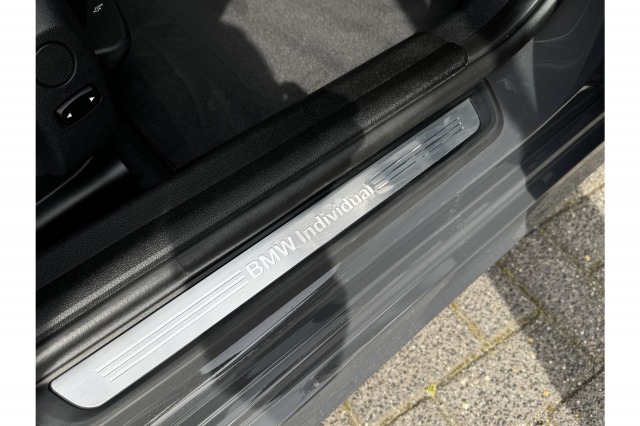 BMW 3-serie 330e High Executive 293PK Dealer OH | Laser | 19'' | Individual kleur | Leder | €29.950,- incl. BTW