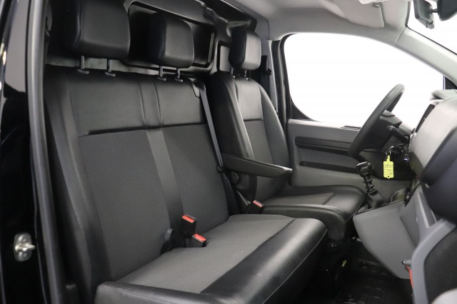 Opel Vivaro 1.5 CDTI 120PK L2 - EURO 6 - Airco - Navi - Cruise - €12.950,- Excl. Opel Vivaro 1.5 CDTI 120PK L2 - EURO 6 - Airco - Navi - Cruise - €12.950,- Excl.