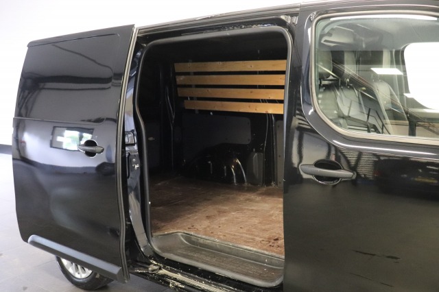 Opel Vivaro 1.5 CDTI 120PK L2 - EURO 6 - Airco - Navi - Cruise - €12.950,- Excl.