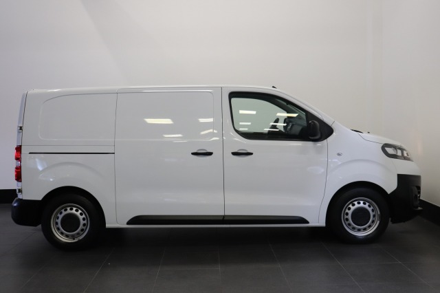 Opel Vivaro 1.5 CDTI L2 EURO 6 - Airco - Cruise - Trekhaak - € 13.900,- Excl. Opel Vivaro 1.5 CDTI L2 EURO 6 - Airco - Cruise - Trekhaak - € 13.900,- Excl.