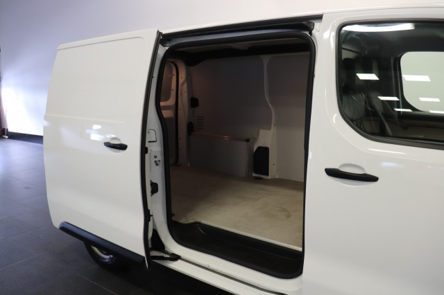 Opel Vivaro 1.5 CDTI L2 EURO 6 - Airco - Cruise - Trekhaak - € 13.900,- Excl. Opel Vivaro 1.5 CDTI L2 EURO 6 - Airco - Cruise - Trekhaak - € 13.900,- Excl.
